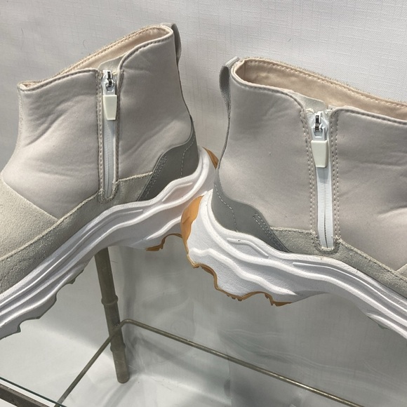 Women’s beige chunky sole Sorel sneakers - Picture 13 of 13